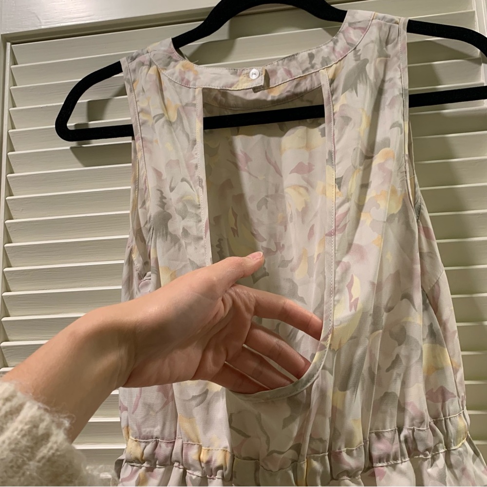 ✨PASTEL FLORAL ROMPER✨ - Picture 4 of 11